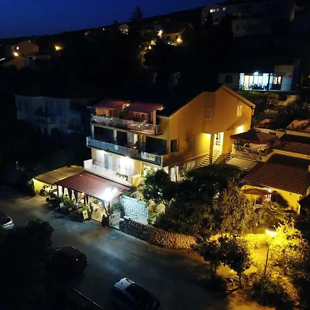 & Karla Драмаль