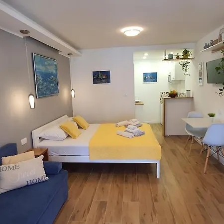 Guest house & Karla 3*